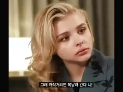 Vú nhỏ khiêu dâm