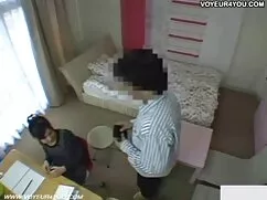 Gái với bộ ngực khổn ...