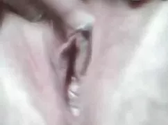 Cô gái, tên côn đồ C ...