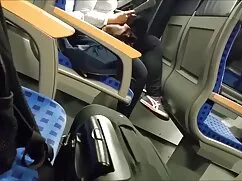 Trượt băng loan luon ...