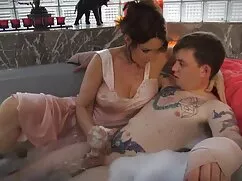 Bà Laura Davis phim  ...